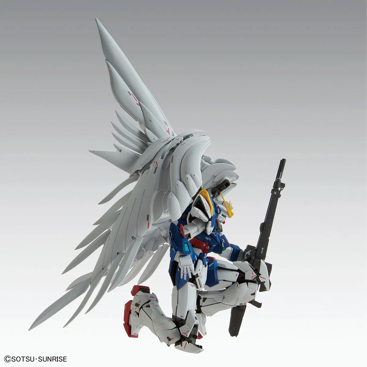 Bandai Gundam MG 1/100 Wing Gundam Zero EW Ver.Ka Gunpla