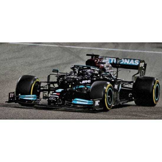 Spark 1/18 Mercedes-AMG Petronas W12 E Performance - #44, Lewis ...