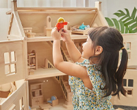 Christmas gifts for ages 3 to 7 – chunky colourful toys and simple sets