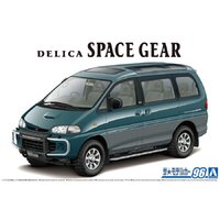 Aoshima 1/24 Mitsubishi PE8W Delica Space Gear '96 Plastic Model Kit