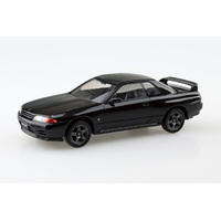 Aoshima 1/32 Nissan R32 Skyline GT-R (Black Pearl Metallic) Plastic Model Kit