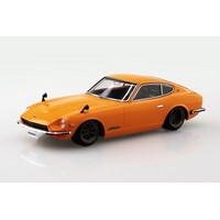 Aoshima 1/32 Nissan S30 Fairlady Z Custom Wheel (Safari Brown) Plastic Model Kit