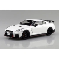 Aoshima 1/24 SNAP R35 NISSAN GT-R NISMO 2017 Brilliant White Pearl Plastic Model Kit