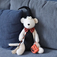 ST Sitting Mouse w/ Besom