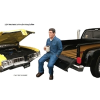 American Diorama 1/24 Johhny Drinking Coffee Mechanic Figure Accessory