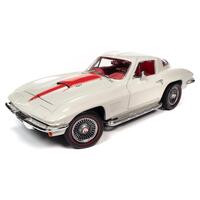 Auto World 1/18 1967 Chevrolet Corvette 427 Coupe Diecast Metal Car