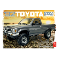 AMT 1082 1/20 1992 Toyota 4x4 Pick-up Plastic Model Kit