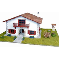 Artesania 1/72 Chalet With Cart and Well