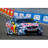 Biante 1/18 Holden VF Commodore - Red Bull Racing #1 - Whincup/Dumbrell - 2014 Bathurst 1000 Air Force Livery Diecast Car