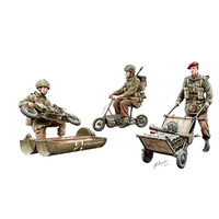 Bronco CB35192 1/35 WWII British Paratroops In Action Set B Plastic Model Kit