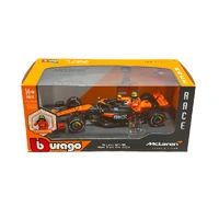 Bburago 1/24 2024 McLaren MCL38 F-1 with Norris #4 Figurine in WB