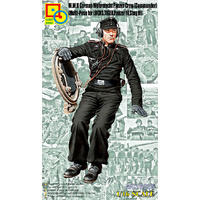 Classy 16005 1/16 W.W.II German Wehrmacht Panzer Crew (Commander) Multi-Pose Plastic Model Kit