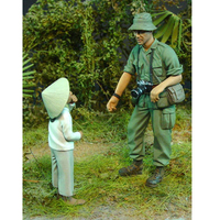 Callsign 1/35 TV Reporter with Vietnamese child