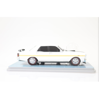 DDA 1/24 White w/Gold Stripe Ford XY GTHO - Spectra Rides Light Up