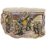 Dragon 1/35 Sturmpionier (Eastern Front 1942) Plastic Model Kit