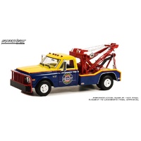 Greenlight 1/18 Dually Wrecker 1969 Chevrolet C-30 - Super Service Diecast Tow Truck