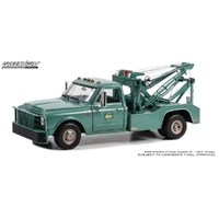 Greenlight 1/18 Holly Speed Shop 1967 Chevy C-30  Dually Wrecker Tow Truck
