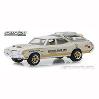 Greenlight 1/64 Official Pace Car Medical Director 1972 Oldsmobile Vista Cruiser 56th Annual 30050 Diecast