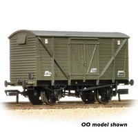 Graham Farish N BR 12T Ventilated Van Planked Sides BR Departmental Olive Green - Weathered