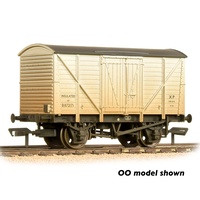 Graham Farish N BR 10T Insulated Van BR White - Weathered