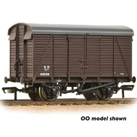 Graham Farish N SR 12T Ventilated Van 2+2 Planked SR Brown