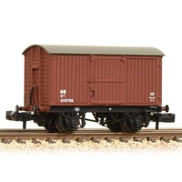 Graham Farish N LNER 12T Ventilated Van Planked Ends LNER Bauxite