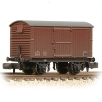 Graham Farish N LNER 12T Ventilated Van Corrugated Steel Ends BR Bauxite (Late) - Weathered