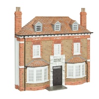 Graham Farish Low Relief Cottage Hospital
