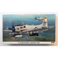 Hasegawa 1/72 A-1H Skyrader W/Rocket Pod Plastic Model Kit