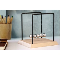 Newtons Cradle 18cm