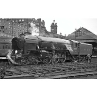 Hornby OO LNER Thompson Class A2/3 4-6-2 500 "Edward Thompson"