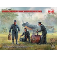ICM 1/32 German Luftwaffe Ground Personnel (1939-1945) (3 Figures) Plastic Model Kit