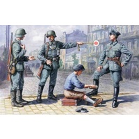 ICM 1/35 German Patrol (1939-1942) (4) 35561 Plastic Model Kit