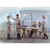 ICM 1/35 Soviet Military Servicewomen (1939-1942) (set of 4 figures) 35621 Plastic Model Kit
