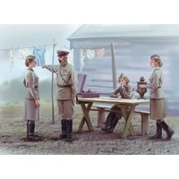 ICM 1/35 Soviet Military Servicewomen (1939-1942) (4 Figures) Plastic Model Kit