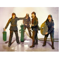 ICM 1/35 WWII German Firemen (4 Figures) Plastic Model Kit