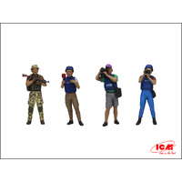ICM 1/35 Journalists in War Plastic Model Kit