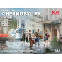ICM 1/35 Chernobyl#5. Extraction (2 adults 2 children and luggage) Plastic Model Kit