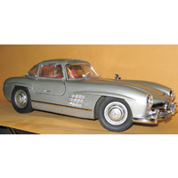 Italeri 1/16 Mercedes Benz 300SL GullWing Car Plastic Kit 