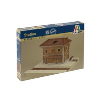 Italeri 1/72 Railway Station