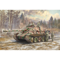 Italeri 1/35 Sd.Kfz. 173 JAGDPANTHER with winter crew