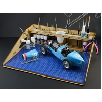 Italeri Workstation for modelling