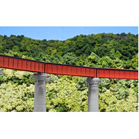 Kato N Deck Girder Bridge single track curved Radius 481/ 15 degrees Red