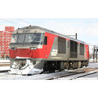 Kato N DF200 JRF Red + Grey Diesel Locomotive