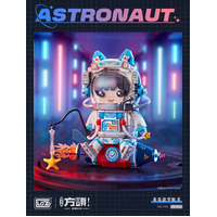 LOZ Mini Block Blue-and-White Porcelain Astronauts (597pcs) Mini Building Bricks LOZ1753