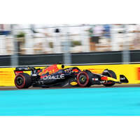 Minichamps 1/18 Oracle Red Bull Racing RB18 - Max Verstappen - Winner Miami GP 2022 Diecast Car