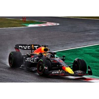 Minichamps 1/18 Oracle Red Bull Racing RB18 -  Verstappen - Winner Japanese GP 2022 -  W/Pitboard – World Champion