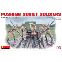 Miniart 1/35 Pushing Soviet Soldiers 35137 Plastic Model Kit