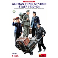 Miniart 1/35 German Train Station Staff 