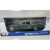 Maisto 1/18 1954 Studebaker Starliner - Green Diecast Model Car
